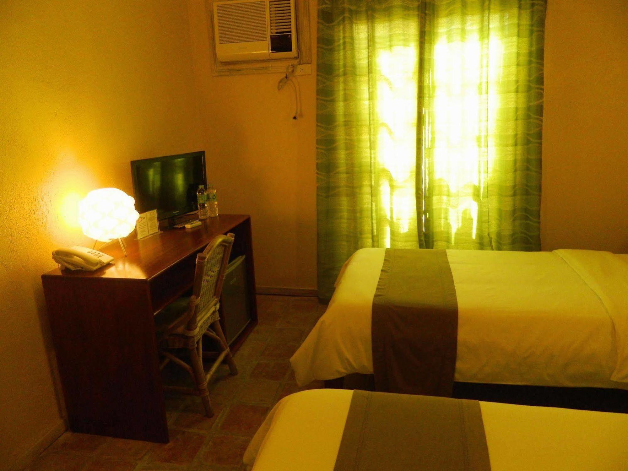 Sun Villa Beachfront Resort & Spa Balabag  Экстерьер фото